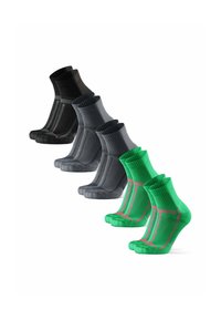 Cuatro pares de calcetines deportivos: negro, dos tonos de gris y verde brillante. Presentan una textura acanalada y rayas en contraste.