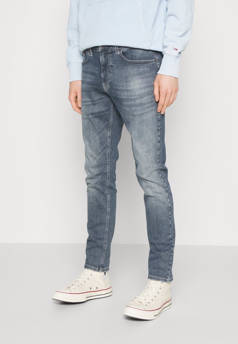 Tommy Jeans - AUSTIN SLIM - Jeans Tapered Fit - denim dark, Vergrößern