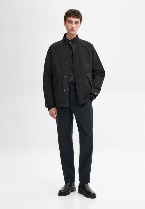 COLLAR DETAIL - Light jacket4