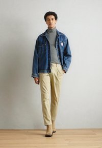 Thumbnail Image 2