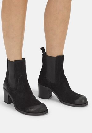 Felmini, STIEFELETTE - Botines - black