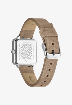 Firkantet ur i rustfrit stål med vandsikker bagside, beige læderrem og sølvspænde. Bemærkelsesværdigt tekstureret læder og mærkeindgravering.