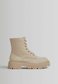 Bershka Botines con cordones - off-white