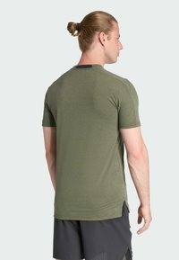 adidas Performance TEE - T-shirt de sport - night cargo