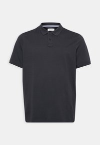 Svart kortärmad pikétröja med tvåknappsslå och klassisk krage, uppställd på en enfärgad ljusgrå bakgrund.