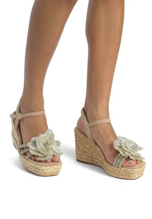 FLOR DE PEDRERÍA - High heeled sandals - marrón claro