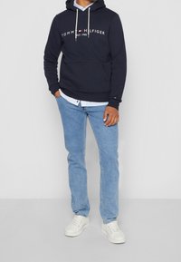 Tommy Hilfiger Felpa con cappuccio - dark blue