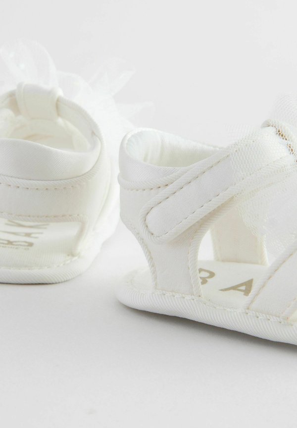 REGULAR FIT – Lauflernschuh