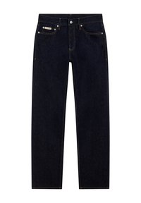 Jeans en denim foncé avec une coupe droite, cinq poches, un surfil orange contrastant et une petite étiquette de marque sur la taille.