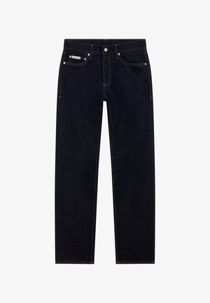 Jeans in denim scuro con design a gamba dritta, cinque tasche, cuciture arancioni a contrasto e un piccolo etichetta del marchio sulla cintura.