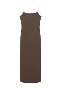 Robe marron sans manches avec fines bretelles, en tissu lisse, présentant une silhouette ajustée et un ourlet arrivant au genou.