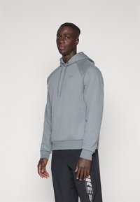Nike Performance PRIMARY HOODIE - Hanorac - cool grey/heather