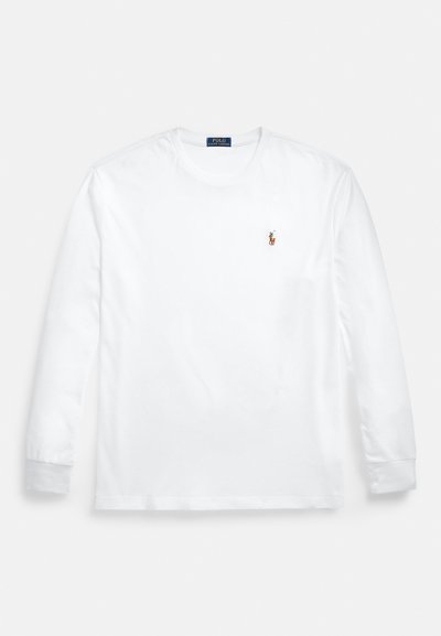 Fehér hosszú ujjú pamut póló, kerek nyakkal és apró hímzett logóval a bal mellrészen. Sima textúra, egyszerű dizájn.