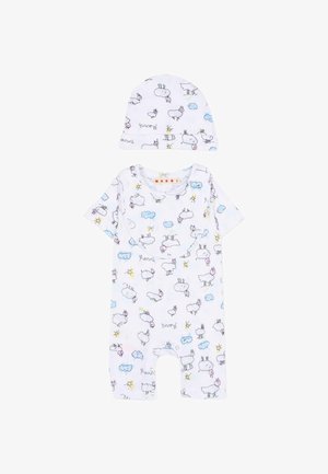 Set composto da body bianco e cappellino per neonati con motivi colorati di pecore, nuvole e sole disegnati a mano, maniche corte e chiusure a scatto nell'area del cavallo.