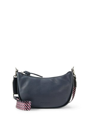 Schoudertas van donkerblauw leer met een gebogen vorm en een verstelbare riem met een decoratief zwart, rood en wit patroon.