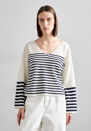 BELL - Strickpullover - pure white/city navy