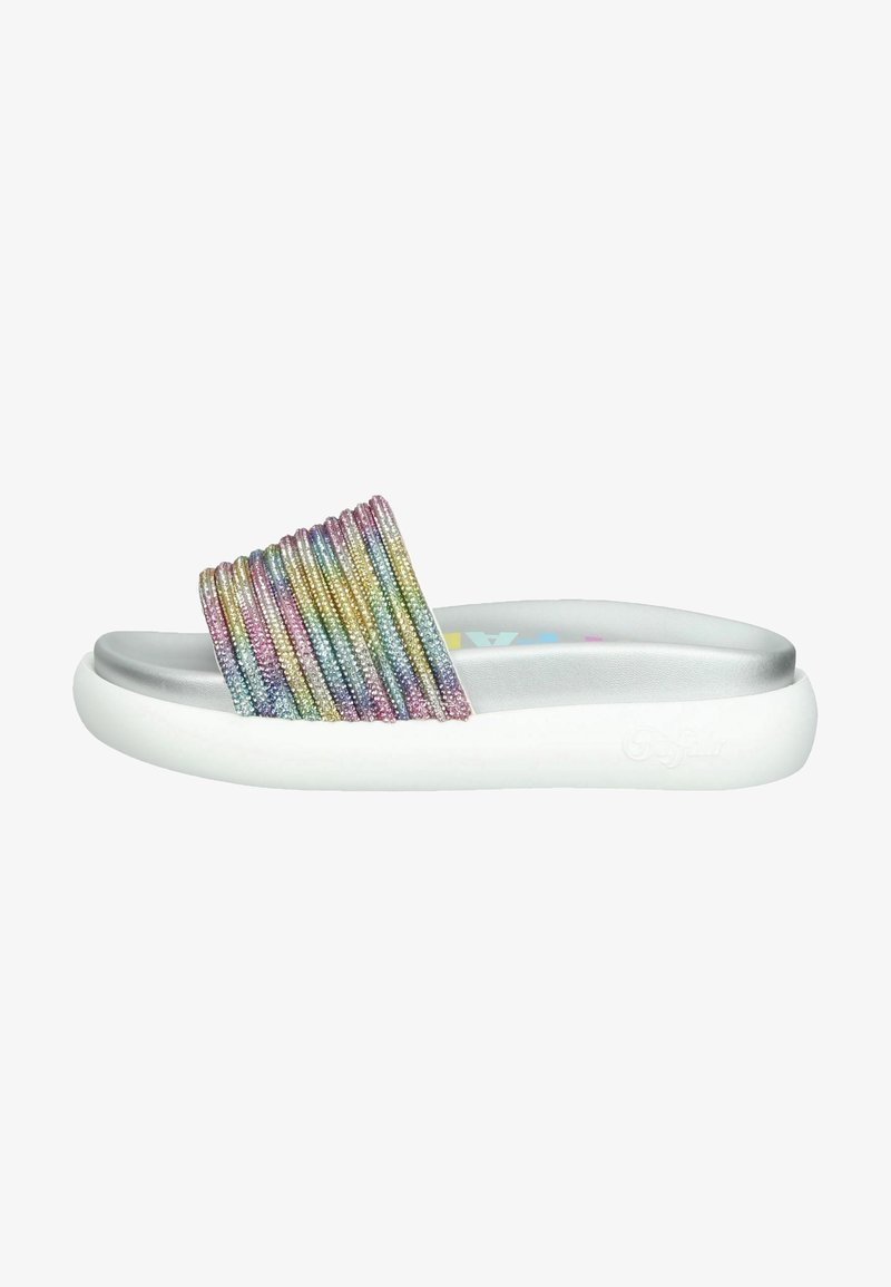 Sandale blanche à semelle épaisse avec une bride multicolore et texturée sur le dessus.