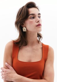 OXXO SQUARE NECK SINGLET - Toppi - potters clay