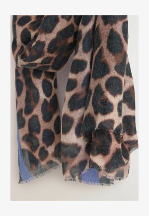 Sjalar med leopardmönster i bruna och svarta toner på ett mjukt, lätt tyg med fransiga kanter och blå detaljer.