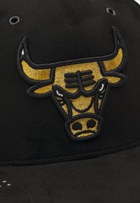 Mitchell & Ness NBA CHICAGO BULLS DAY SNAPBACK - Gorra - black/gold