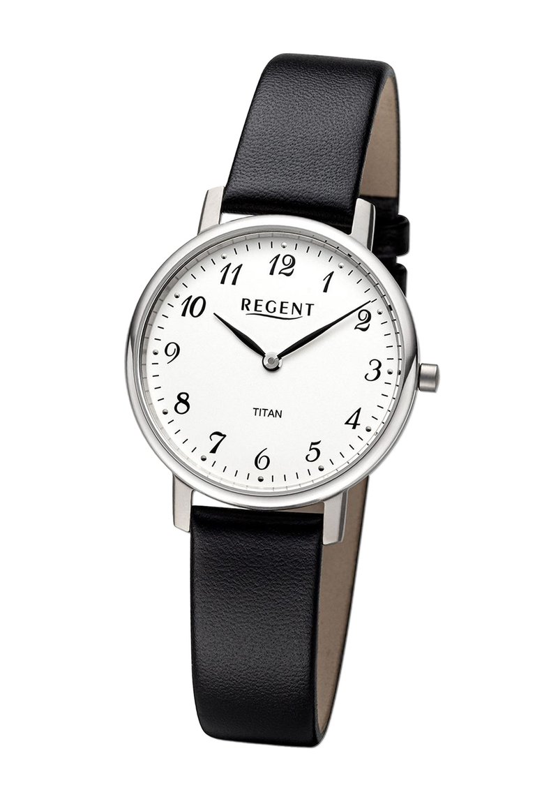 Montre analogique ronde avec un cadran blanc, des chiffres arabes noirs, un boîtier en acier inoxydable argenté et un bracelet en cuir noir.