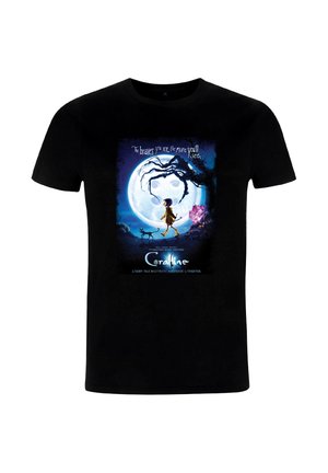 Camiseta de algodón negra con un estampado gráfico colorido de la película "Coraline", que incluye una luna llena, una niña, un gato y texto estilizado.