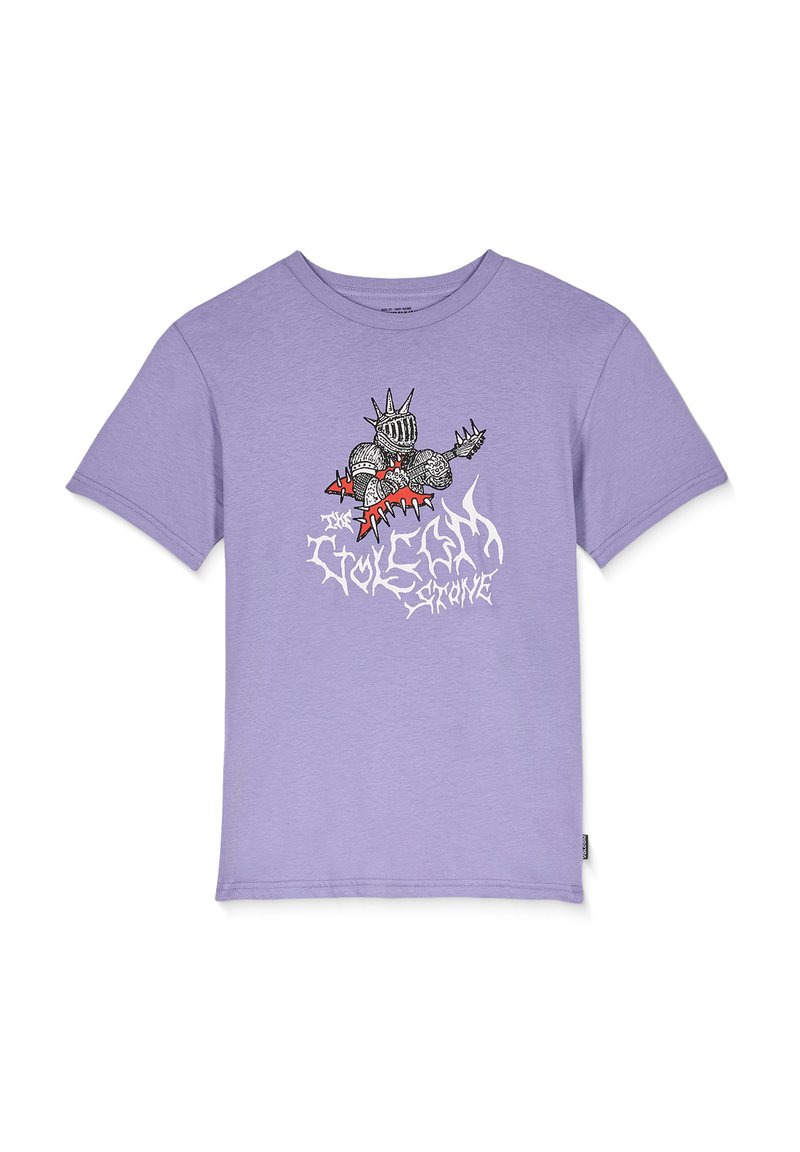 Camiseta de algodón lila con un gráfico de un caballero armado con púas y una guitarra, destacado por texto blanco debajo del diseño.