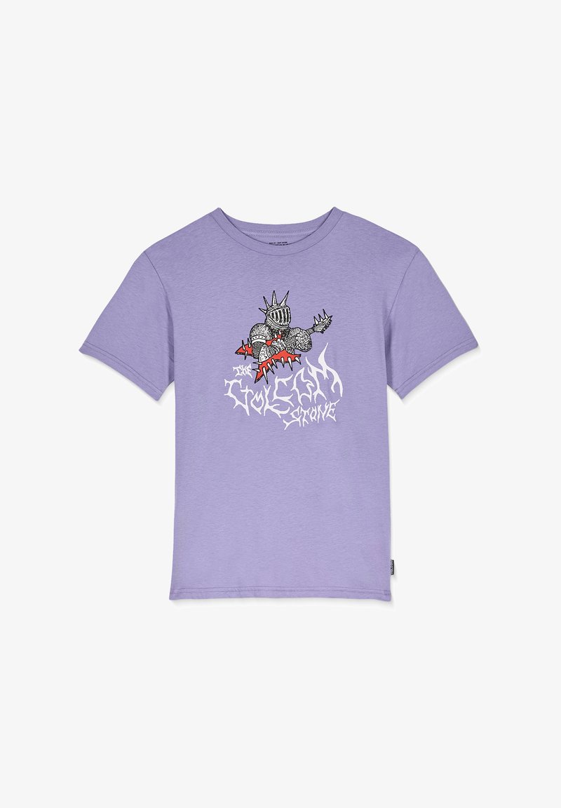 Fioletowa bawełniana koszulka z grafiką uzbrojonego rycerza z kolcami i gitarą, podkreślona białym tekstem poniżej wzoru.