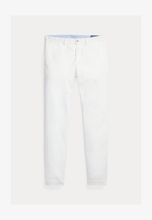 Białe bawełniane chinosy o prostym kroju, z suwakiem, zapięciem na guzik i szlufkami na pasek. Gładka faktura bez wzorów.