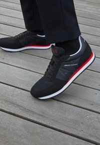 Joggesko - full black