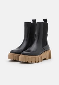 Marc O'Polo CHRISTEL - Enkellaarsjes met plateauzool - black/sand