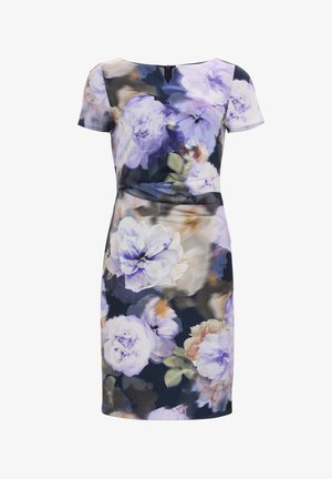 Blomstret kjole med korte ærmer, der har et miks af lilla, blå og cremefarvede blomster på en mørk baggrund. Glat stof med en tætsiddende design.
