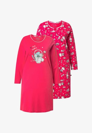 Zwei rosa Nachthemden: eines einfarbig mit einer Katzenillustration und Text, das andere mit einem sich wiederholenden Katzenmuster. Beide haben lange Ärmel und runde Ausschnitte.
