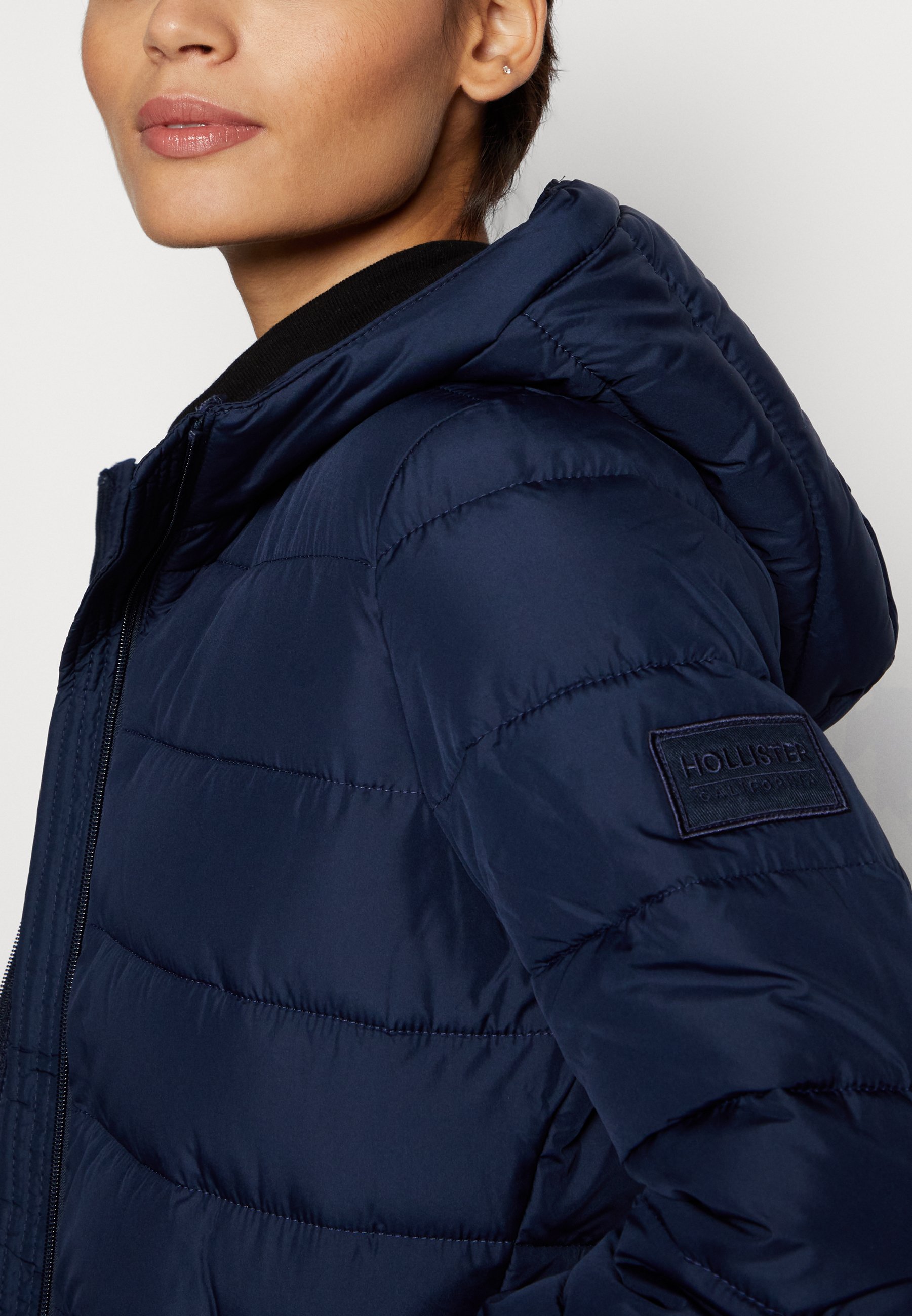 Hollister Co. PUFFER - Light jacket 