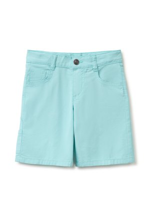 Hellblaue Freizeitshorts mit vorderer Knopfleiste, Gürtelschlaufen und Taschen auf weißem Hintergrund.