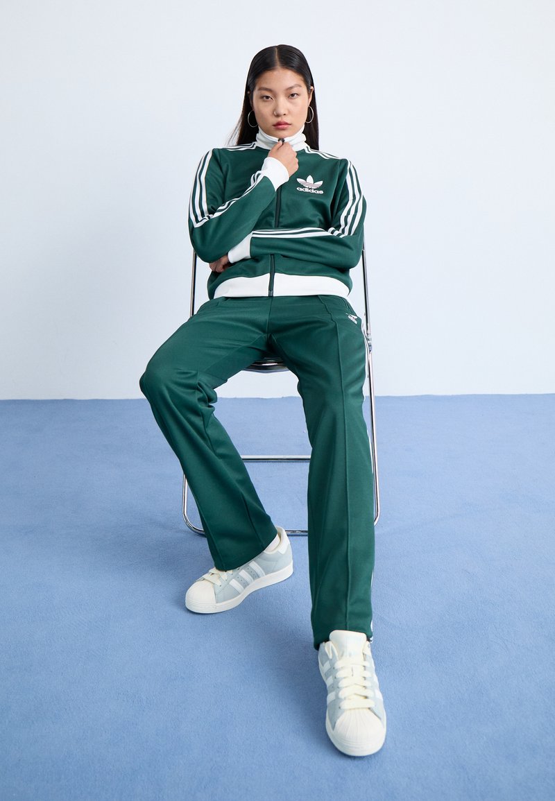 adidas Originals - BECKENBAUER TP - Trainingsbroek - mineral green, Vergroten