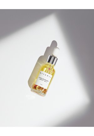 MASQMAI - Olejki i połyskujące kosmetyki do ciała