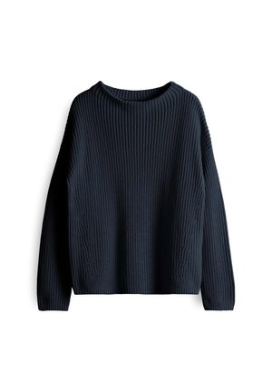 Maglione lavorato a maglia blu navy con una texture a coste, scollo ampio e spalle cadenti. Presenta una vestibilità ampia e oversize.