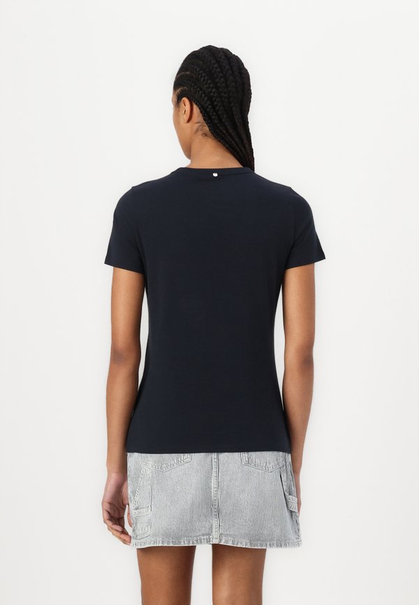 ELOGO - Basic T-shirt4