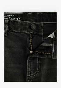 Unselected, black