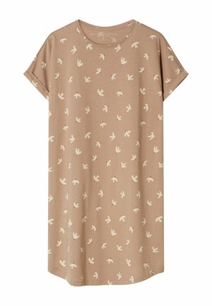 Beżowa sukienka z krótkimi rękawami i okrągłym dekoltem, ozdobiona rozproszonym wzorem białych ptaków oraz z podwiniętymi mankietami na rękawach.