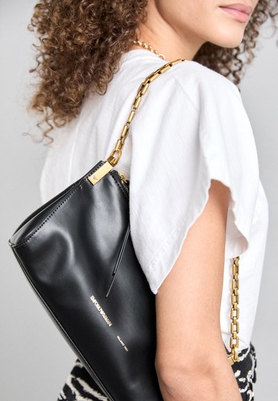Emporio Armani GIGI HOBO - Geantă de mână - nero/black
