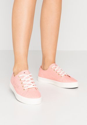 Trainers - pink