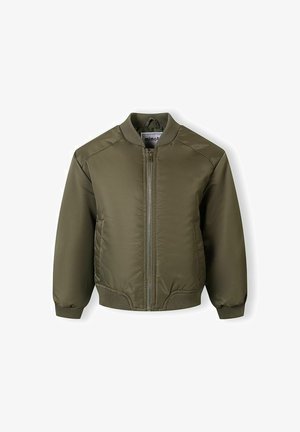 Veste bomber vert olive avec fermeture éclair frontale, poignets côtelés, col et ourlet, conçue pour un usage décontracté.