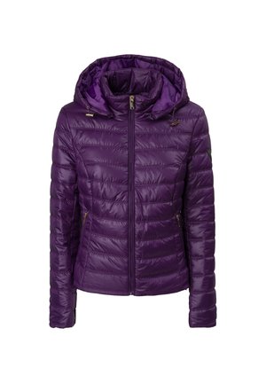 Giacca a vento viola con cappuccio, caratterizzata da una texture trapuntata, chiusura frontale con zip e hardware dorato su tasche e colletto. Design leggero.