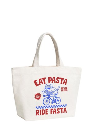Canvas-Tragetasche mit einer Katze, die Fahrrad fährt und Pasta isst, und dem Text "EAT PASTA RIDE FASTA" in rotem und blauem Druck auf der Vorderseite.