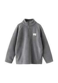 Szary polarowy sweter z zamkiem błyskawicznym na ćwierć wysokości, rękawami raglanowymi, bocznymi kieszeniami i małą naszywką z logo "New Vibes". Miękka tekstura.