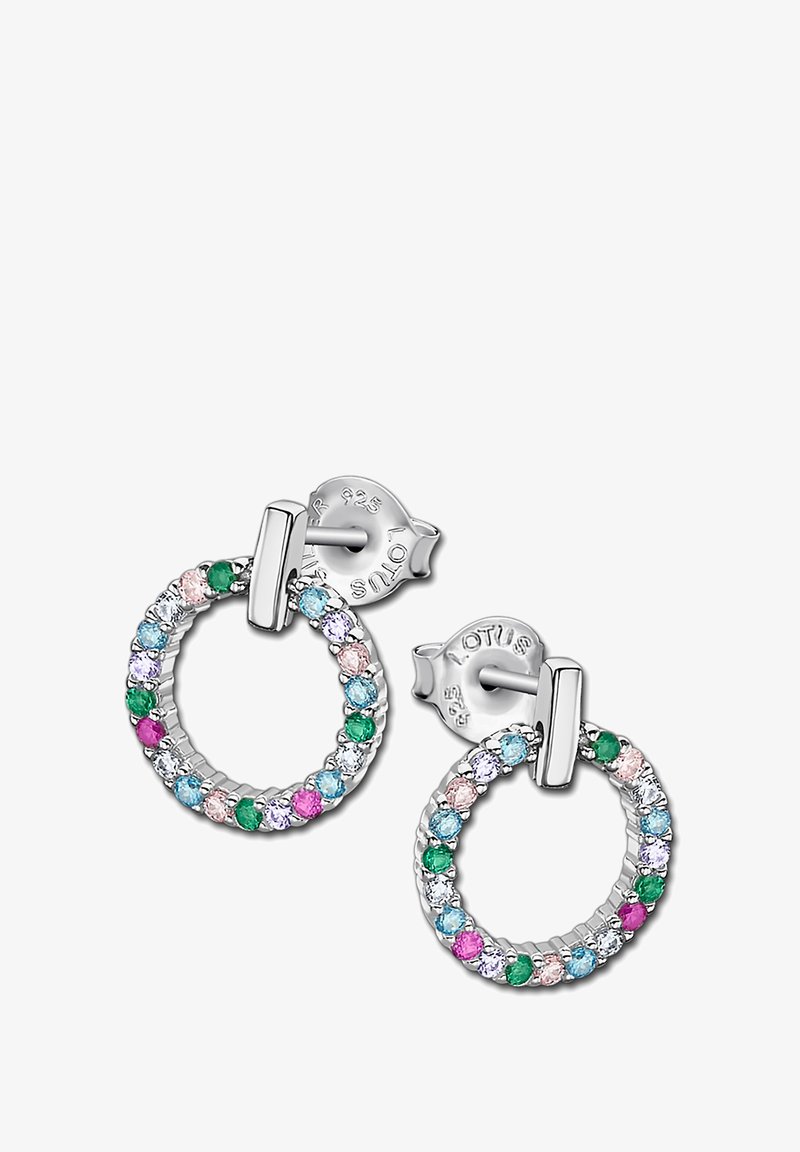 Boucles d'oreilles circulaires en argent, ornées de pierres précieuses multicolores, avec une surface texturée et une fermeture à pression sécurisée.