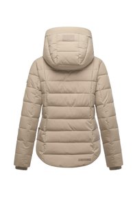 Beige pufferjacka med huva, med horisontell stickning, ribbade ärmslut och en logotypdetalj på baksidan under huvan.