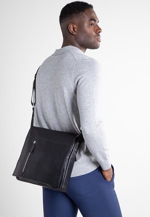 Strellson KENNINGTON SHOULDERBAG MVF - Cross body bag - black